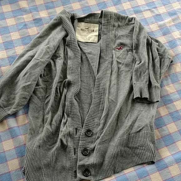 Hollister 3/4 sleeve 3-button sweater - Picture 1 of 5
